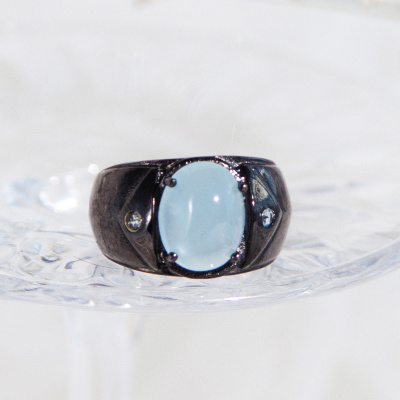 Серебряное кольцо с голубым камнем халцедоном арт 2222