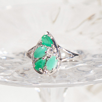 Серебряное кольцо с зеленым бериллом натуральным арт 23651