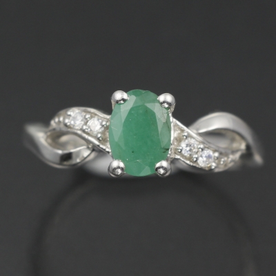 Серебряное кольцо с зеленым бериллом натуральным  арт.  27079