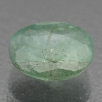 Камень зелёный берилл натуральный 0.77 карат арт. 20743