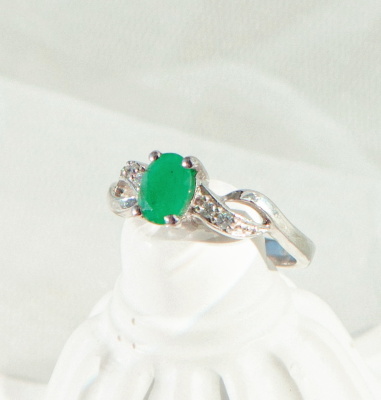 Серебряное кольцо с зеленым бериллом натуральным  арт.  27079