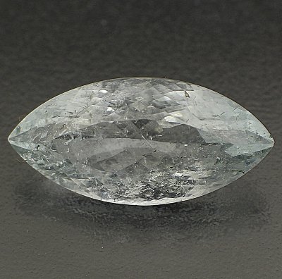 Камень Аквамарин натуральный 8.80 карат 20х9 мм маркиз арт. 10489