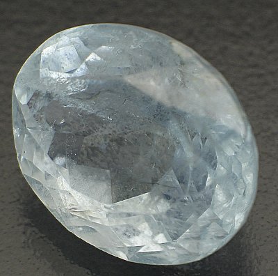 Камень Аквамарин натуральный овал 14х11 мм 7.90 карат арт. 18175