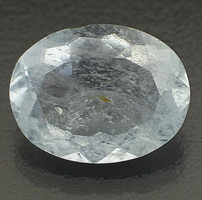 Камень Аквамарин натуральный 5.10 карат 13х10 мм овал арт. 10467