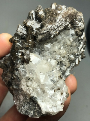 Коллекционный редкий кристалл кальцита 102.00 грамма арт. 33036